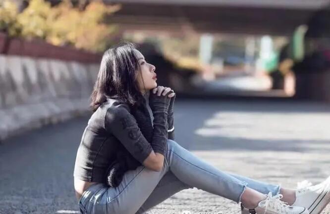 學(xué)習(xí)拍攝建筑外景人像的構(gòu)圖技巧-無料攝影圈