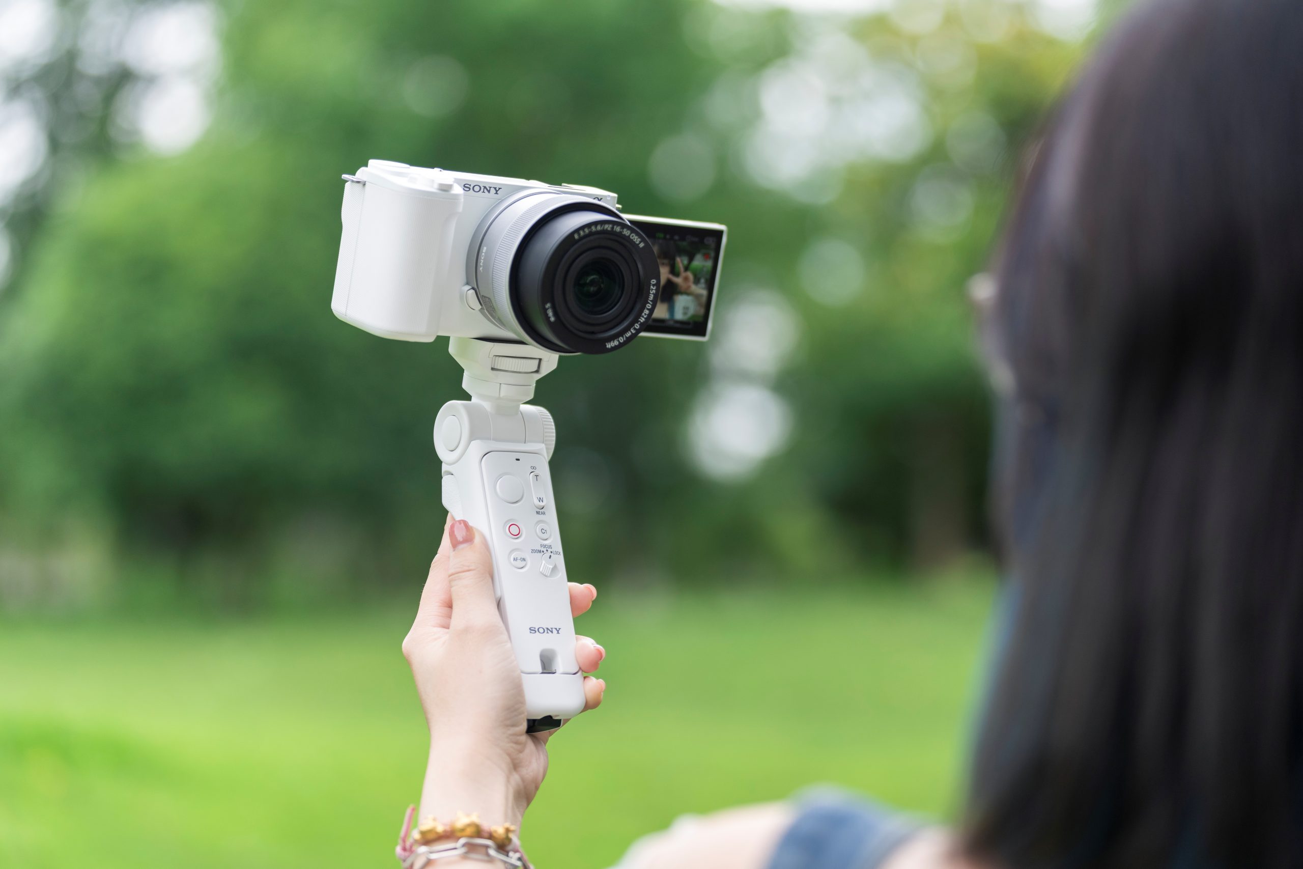 無線暢連 遙控隨拍——索尼發(fā)布無線藍(lán)牙拍攝手柄GP-VPT3 和無線藍(lán)牙遙控器RMT-無料攝影圈