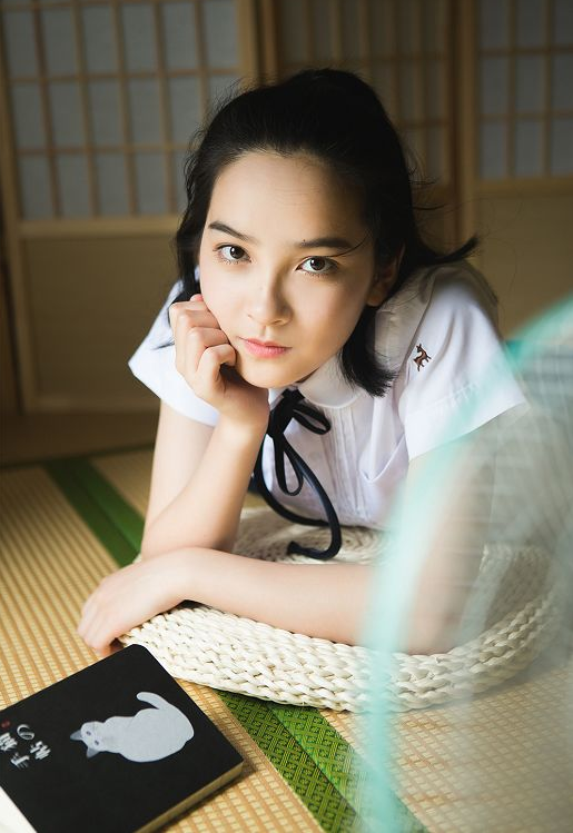 幾種實(shí)用日系擺姿法插圖1