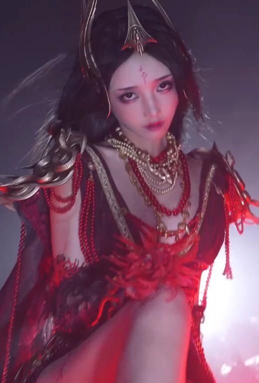 離譜！知名女Coser參展CP29隨身攜帶保鏢，險(xiǎn)些被黑衣宅男強(qiáng)行擄走插圖3