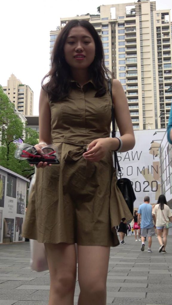 精選街拍攝影 No.004 軍綠色連衣裙高挑長(zhǎng)腿美女 [1V/0.97GB]插圖5