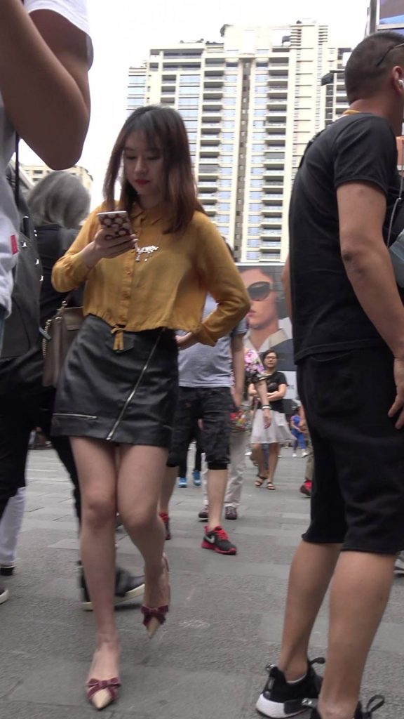 精選街拍攝影 No.008 皮短裙靚女小姐姐 [1V/1.21GB]插圖3
