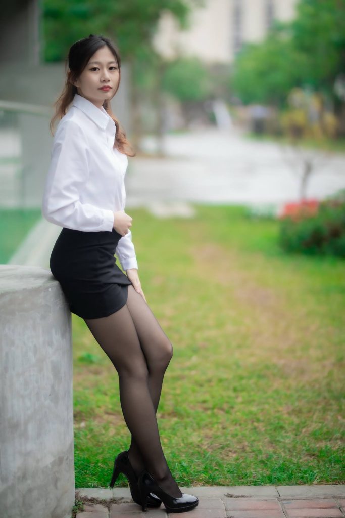 精選街拍攝影 No.013 黑絲配職業(yè)裝 [31P/18MB]插圖