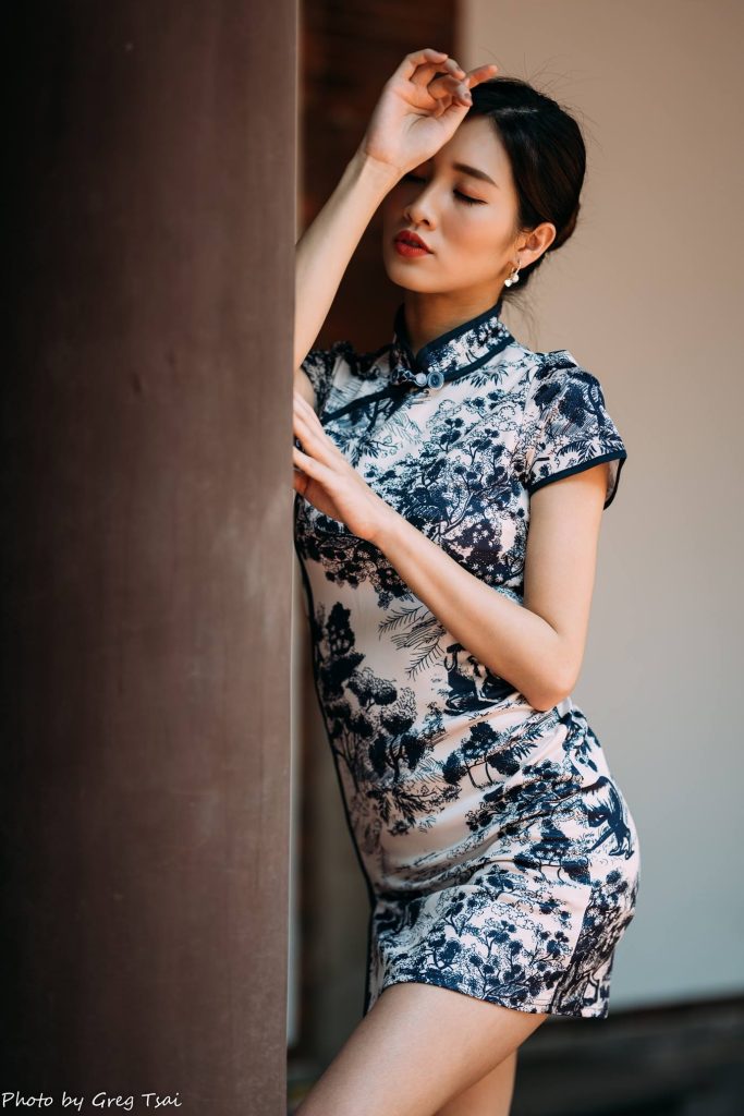 精選街拍攝影 No.044 張?bào)?短旗袍絲襪高跟美腿 [54P/81MB]插圖4