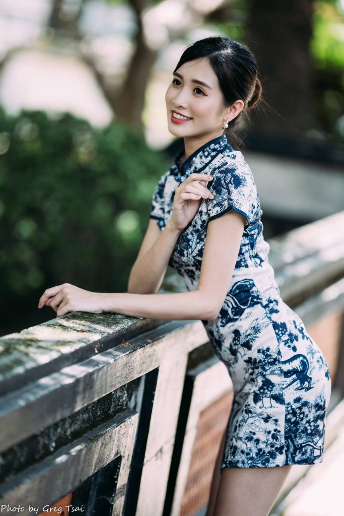 精選街拍攝影 No.044 張?bào)?短旗袍絲襪高跟美腿 [54P/81MB]插圖2