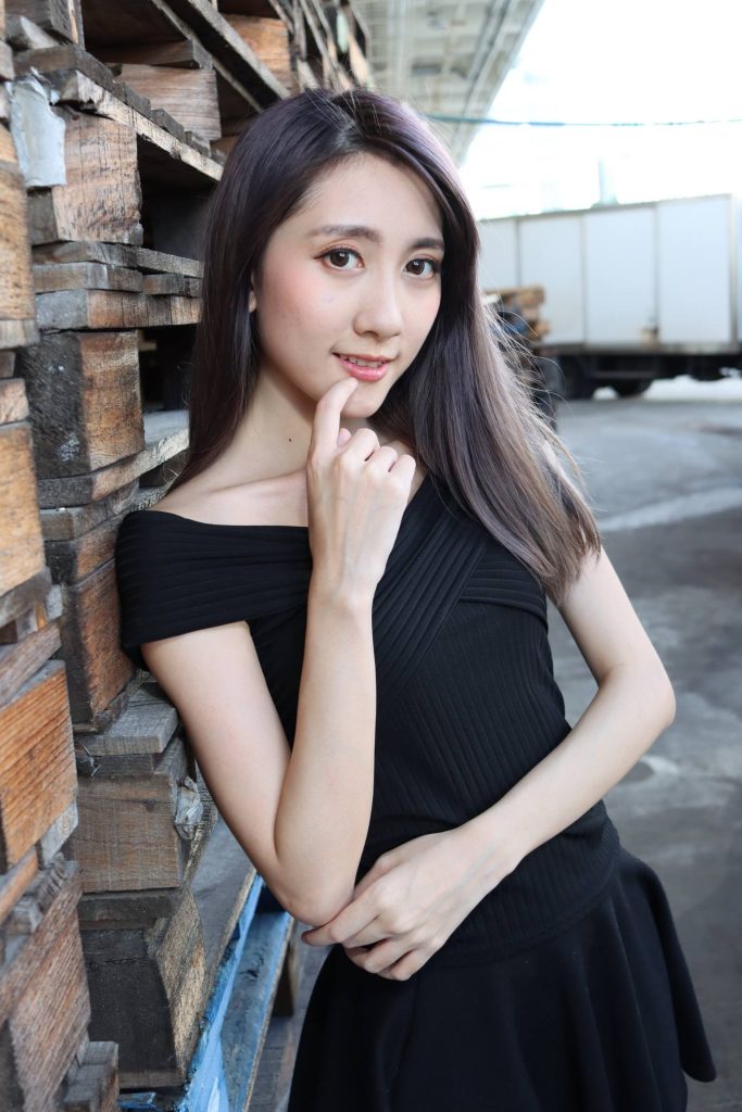 精選街拍攝影 No.049 Elaine Chung 連衣裙絲襪涼高美腿 [73P/137MB]插圖2