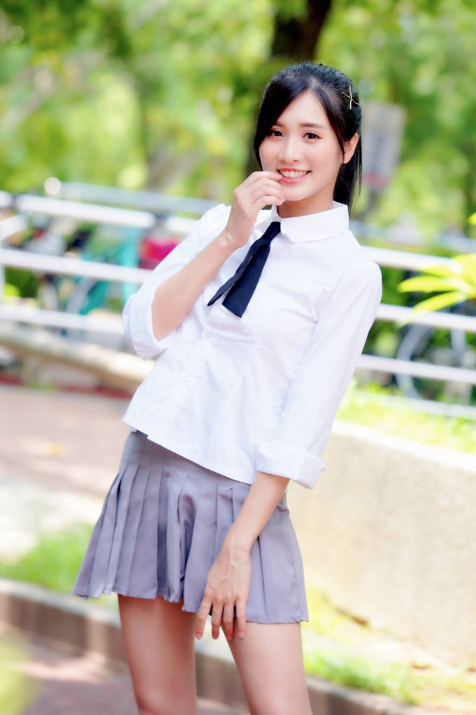 精選街拍攝影 No.051 張?bào)?短裙黑絲高跟美腿 [24P/137MB]插圖4