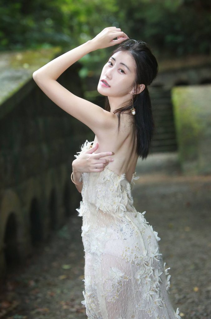 精選街拍攝影 No.060 王紅 簍空白紗涼高美腿 [70P/81MB]插圖2