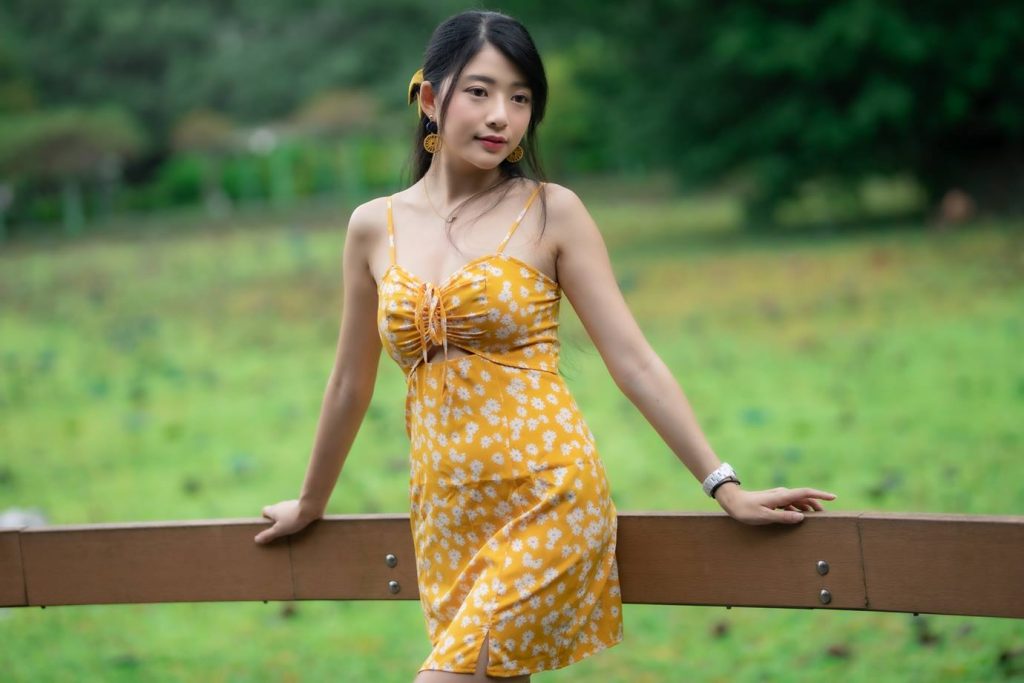 精選街拍攝影 No.063 湘芹 黃吊帶連衣裙高跟美腿 [22P/21MB]插圖5