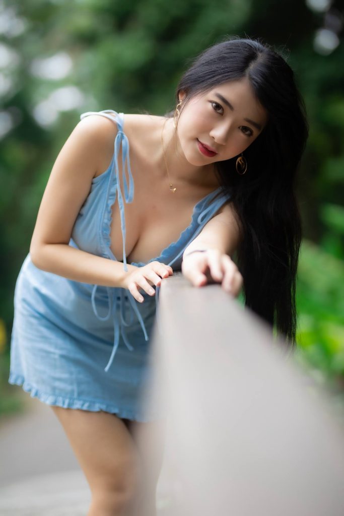 精選街拍攝影 No.064 湘芹 藍吊帶連衣裙涼高美腿 [26P/32MB]插圖5