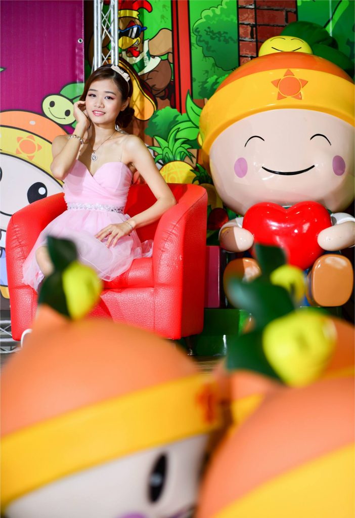 精選街拍攝影 No.083 張?jiān)獋?粉紅小禮服高跟美腿 001 [150P/467MB]插圖2