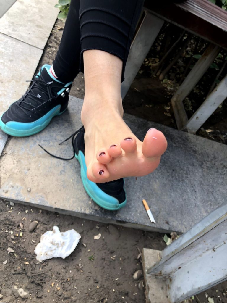 安喬喬兒(Nia喬喬) NO.001 戶外露腳腳[80P/274MB]插圖2