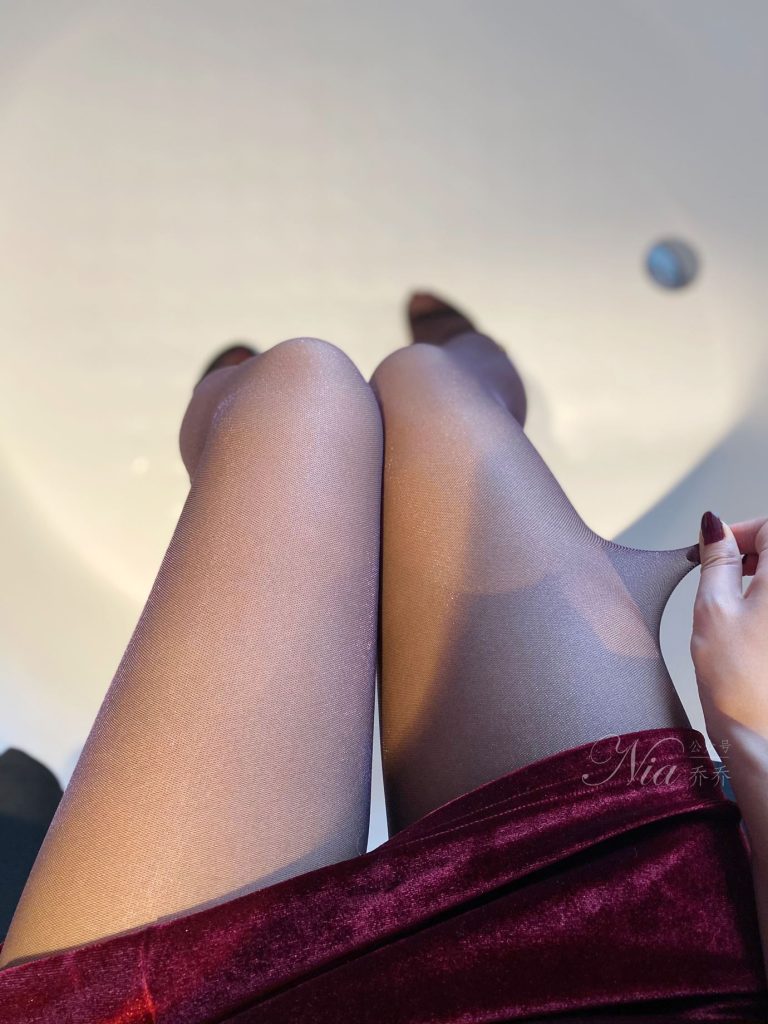 網(wǎng)紅Coser@安喬喬兒(Nia喬喬) 002 御姐的夜晚 [96P/1V/1.2G]插圖3