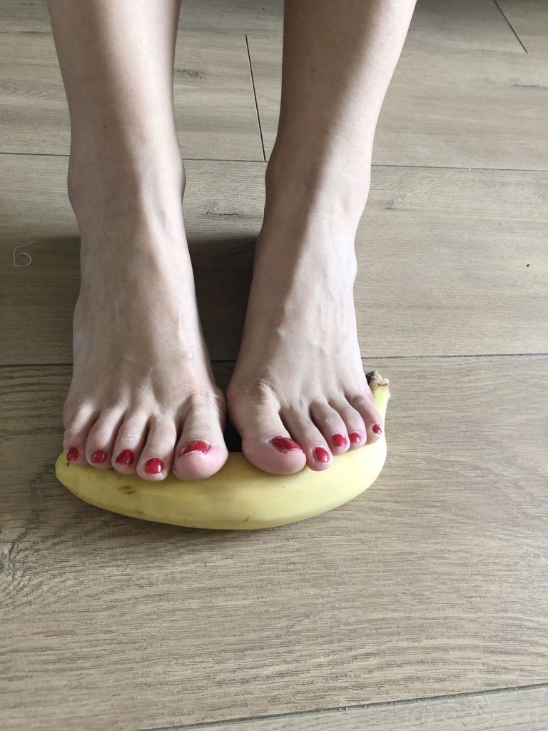 安喬喬兒(Nia喬喬) NO.009 踩香蕉[134P/558MB]插圖1