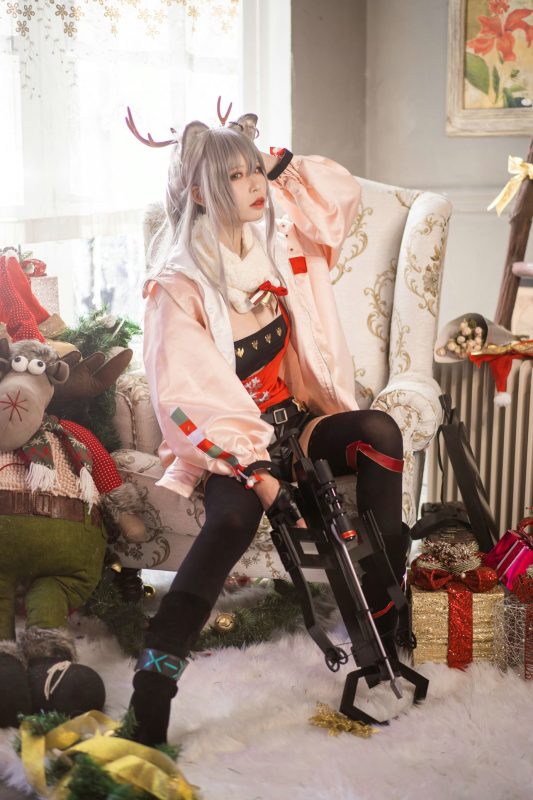 愛(ài)老師_PhD 041 - 明日方舟厚禮圣誕 [26P]-無(wú)料攝影圈
