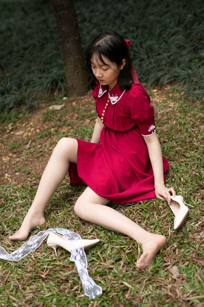 尤蜜絲攝影作品 NO.044 穿搭推廣展示圖集 紅裙森林[55P/372MB]插圖1