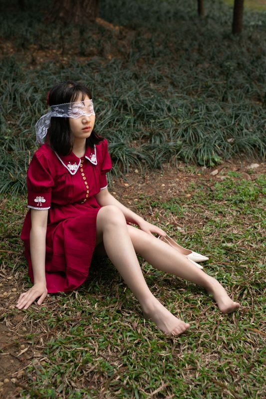 尤蜜絲攝影作品 NO.044 穿搭推廣展示圖集 紅裙森林[55P/372MB]-無料攝影圈