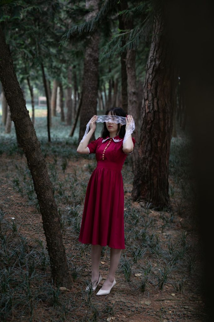 尤蜜絲攝影作品 NO.044 穿搭推廣展示圖集 紅裙森林[55P/372MB]插圖3