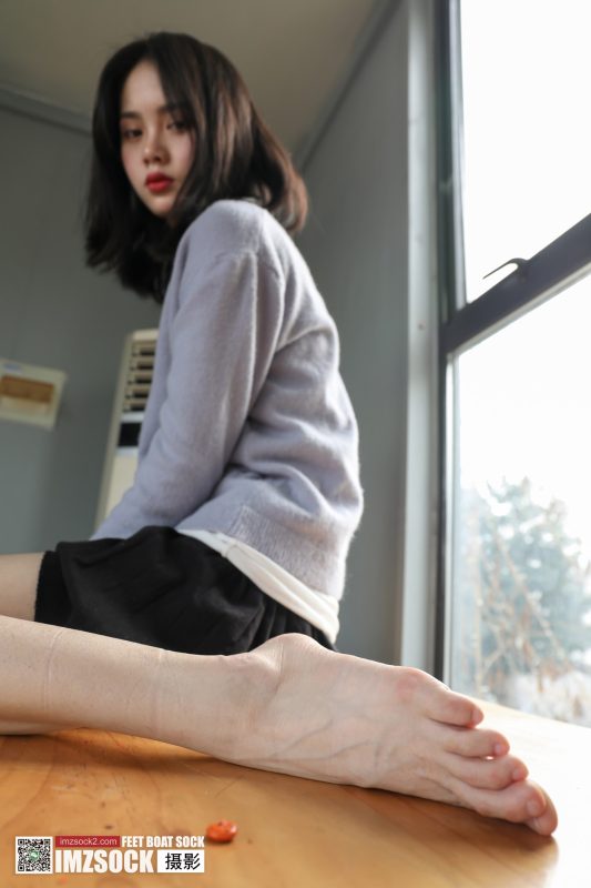 [MZSOCK]愛(ài)美足攝影作品 NO.101 雨沫[98P/1.11GB]-無(wú)料攝影圈