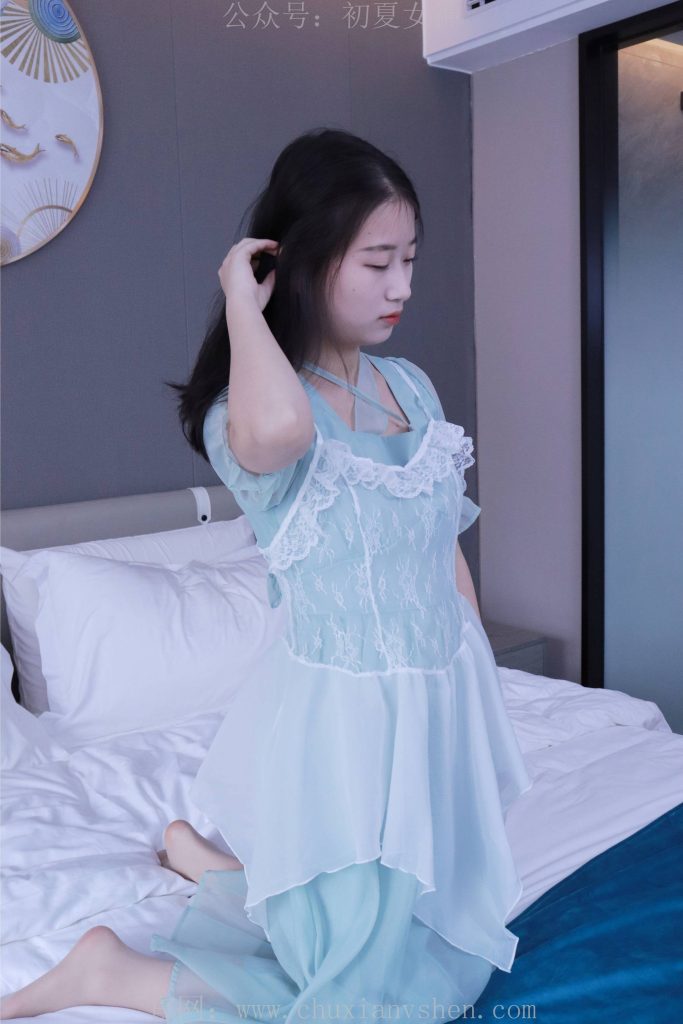 初夏女神 NO.009 念念 綠野仙蹤M碼連衣裙搭回力球鞋[120P/1V/5.53GB]插圖3