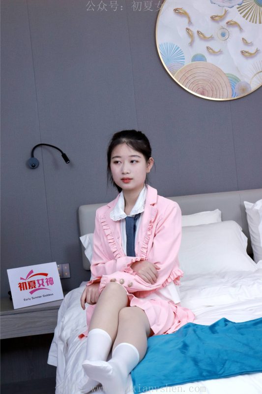 初夏女神 NO.012 念念 S碼粉色JK套搭配36碼小白鞋[113P/1V/5.41GB]-無料攝影圈