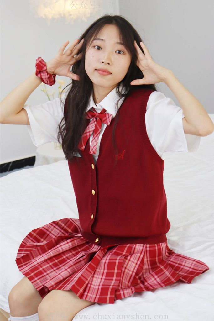 初夏女神 NO.014 藍(lán)莓 S碼大紅色JK套搭小黑皮鞋[100P/1V/6.11GB]插圖3