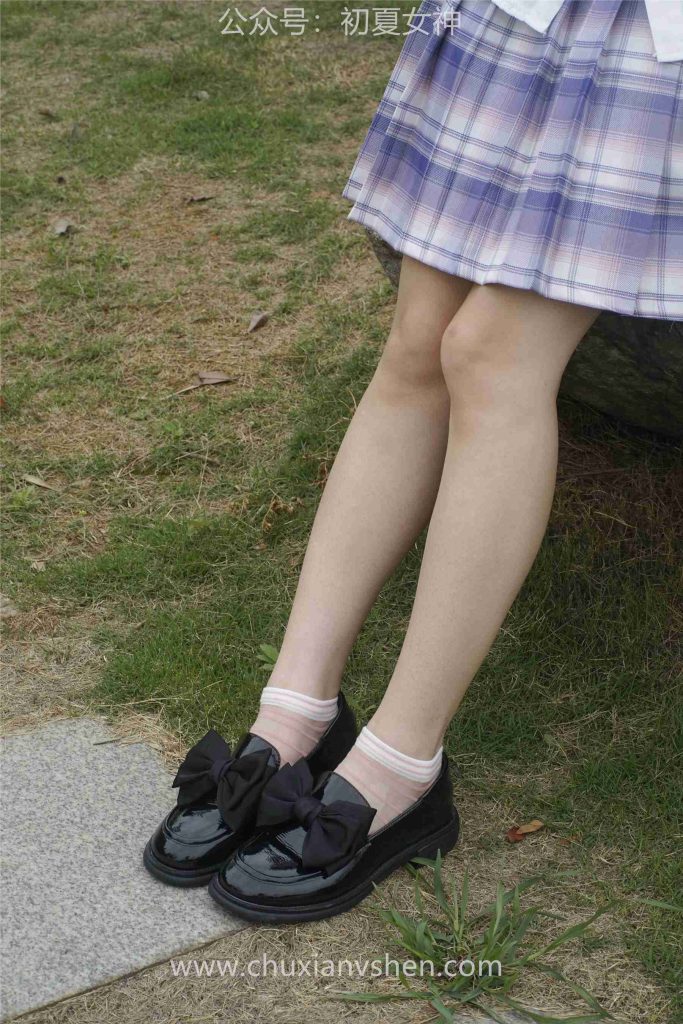 初夏女神 NO.025 十一 周末叢林 JK套搭配的襪子遭嫌棄[153P/1V/6.08GB]插圖3