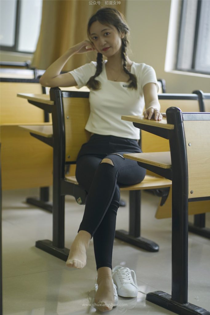 初夏女神 NO.033 依依 鄰家女孩-畢業(yè)季[140P/1V/6.94GB]插圖