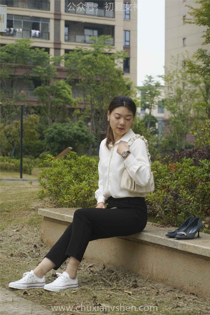 初夏女神 NO.042 小悅悅 職場(chǎng)小白[129P/1V/5.48GB]插圖