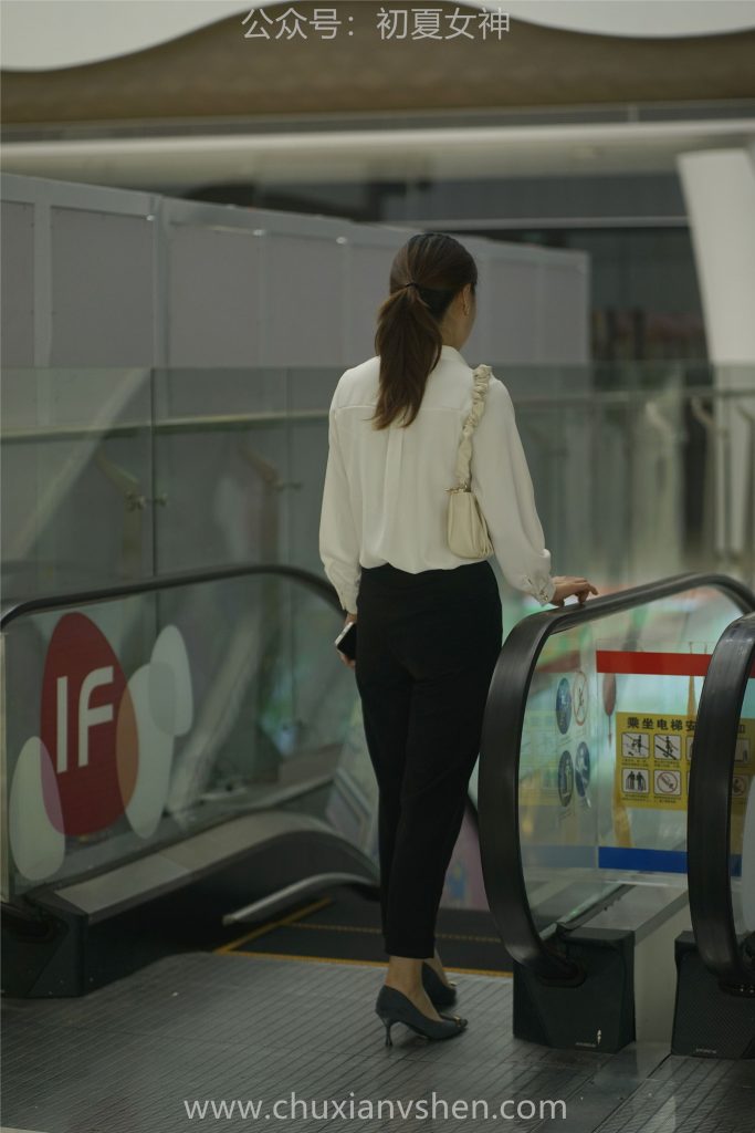 初夏女神 NO.042 小悅悅 職場(chǎng)小白[129P/1V/5.48GB]插圖2