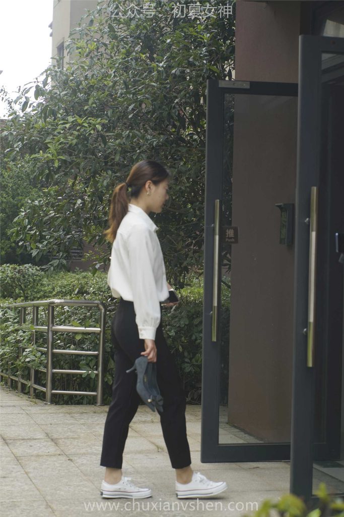 初夏女神 NO.042 小悅悅 職場(chǎng)小白[129P/1V/5.48GB]插圖3