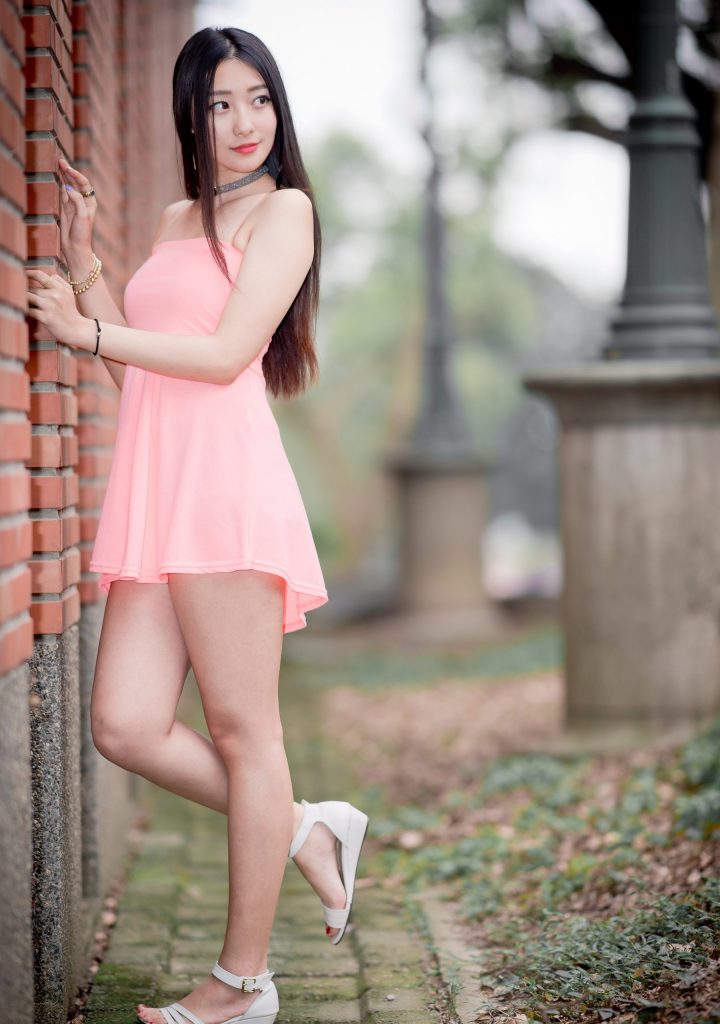 精選街拍攝影 No.107 吳采婕 吊帶連衣短裙高跟美腿 [32P/117M]插圖