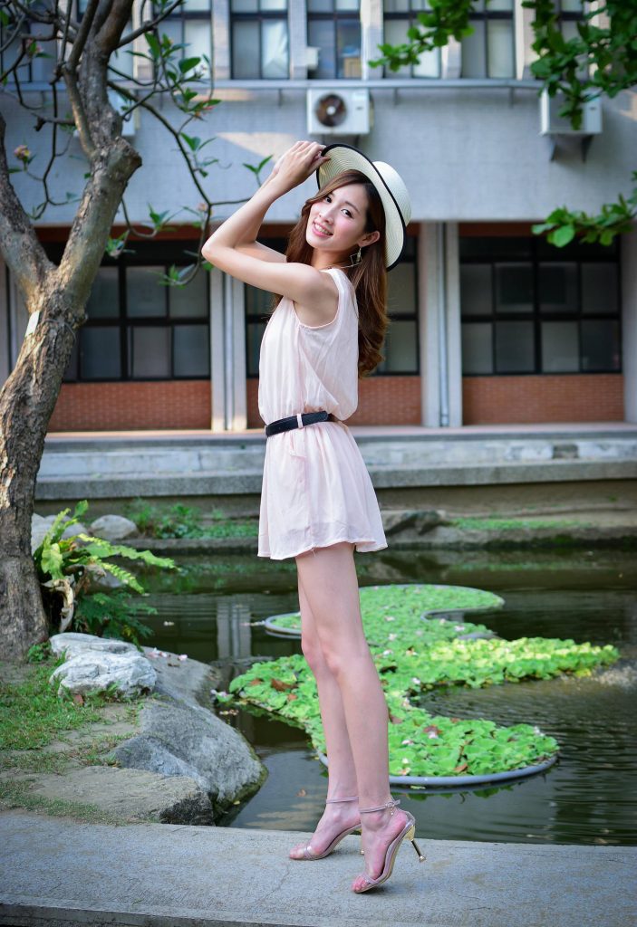 精選街拍攝影 No.117 張?bào)?連衣裙涼高美腿 [30P/101M]插圖1