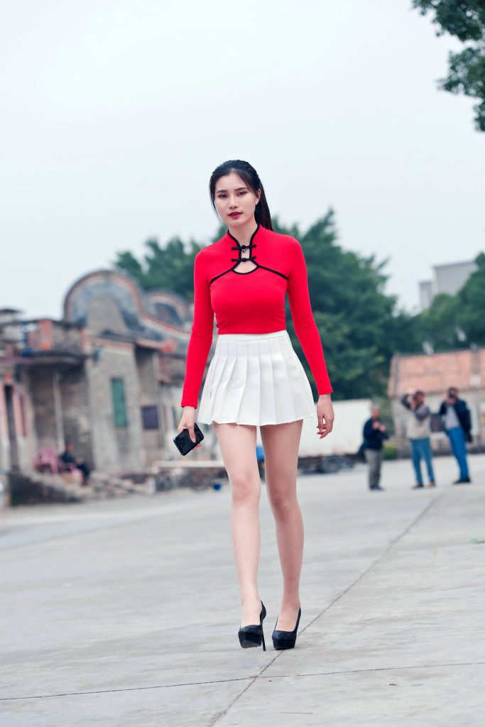 精選街拍攝影 No.174 紅衣白裙極品絲足美女春光鬧古村 1 [100P/71M]插圖1