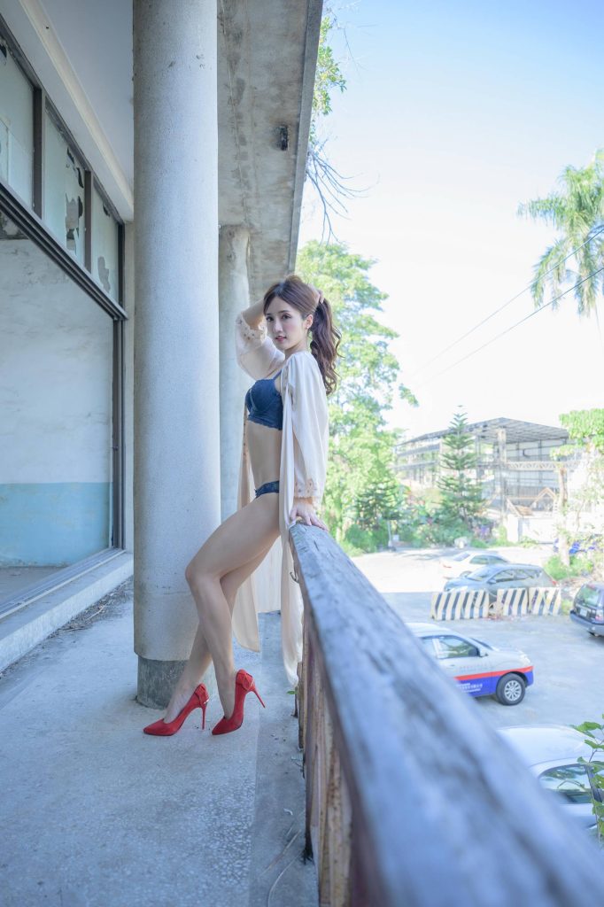 精選街拍攝影 No.200 性感藍(lán)色內(nèi)衣紅高跟美腿 [167P/223M]插圖3