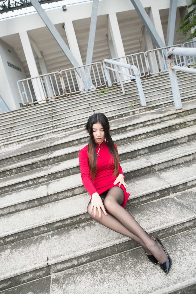 精選街拍攝影 No.212 seven紅色旗袍黑絲 [58P/118M]插圖2