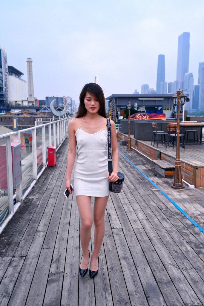 精選街拍攝影 No.213 白色吊帶肉絲美女暢游琶醍輕軌 1 [97P/89M]插圖1