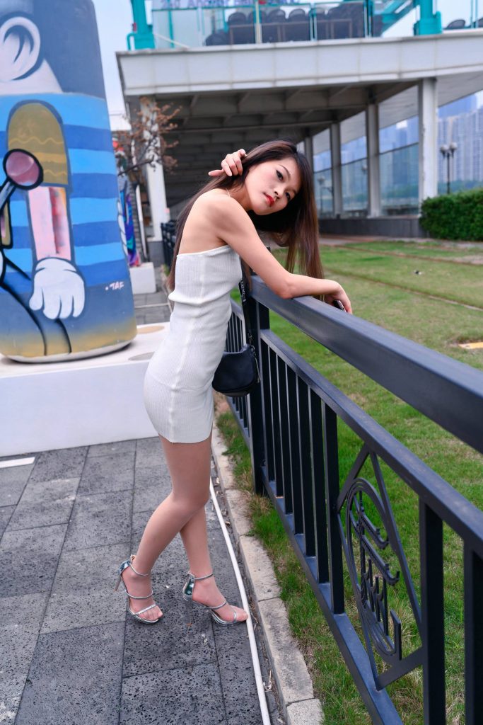 精選街拍攝影 No.214 白色吊帶肉絲美女暢游琶醍輕軌 2 [99P/98M]插圖3