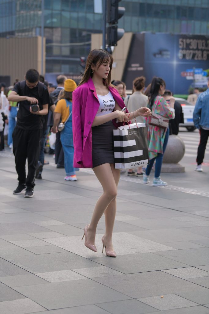 精選街拍攝影 No.225 漂亮的油亮絲襪長(zhǎng)腿小姐姐 3 [106P/91M]插圖