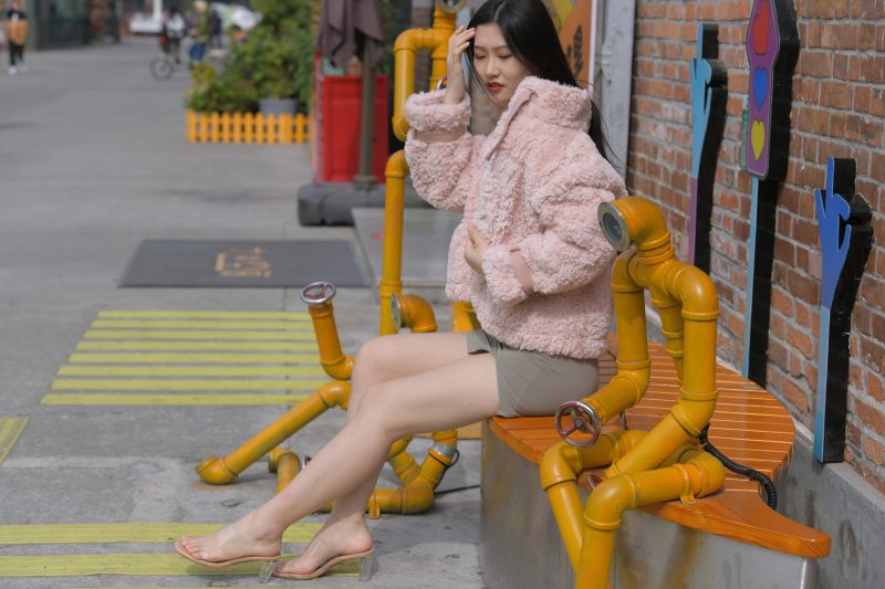 精選街拍攝影 No.250 時(shí)尚靚麗的嫩白美腿（三） [100P/111M]-無(wú)料攝影圈