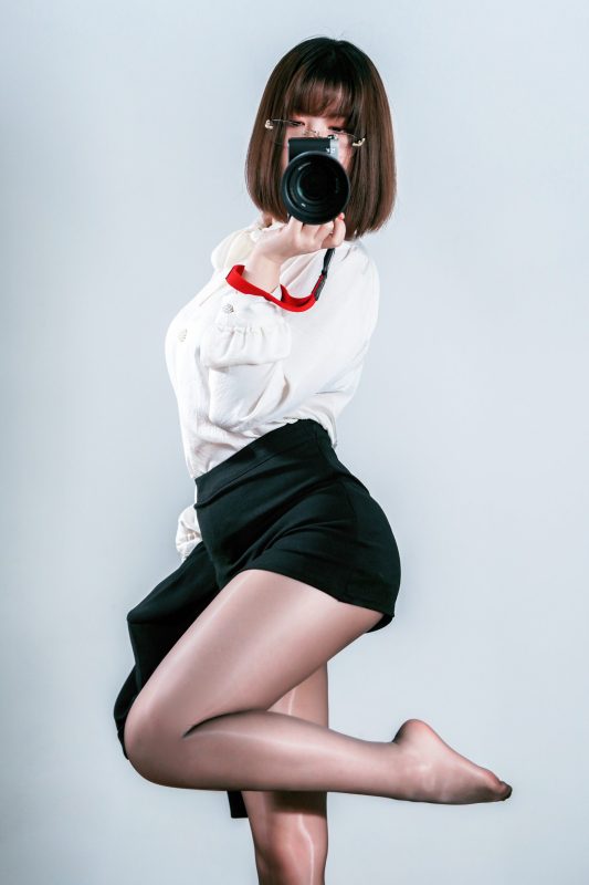 半半子 NO.053 - 黑絲OL[28P/2V/141MB]-無(wú)料攝影圈