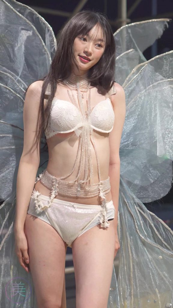 NO.0141 2021 廣州安華匯維密內(nèi)衣秀 Victoria’s Secret Fashion[1V/458MB]插圖2