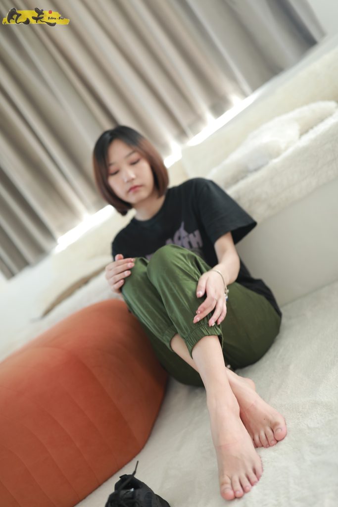 凡夫攝影 NO.0001 – 子軒板鞋船襪裸足[297P/1V/4.75GB]插圖