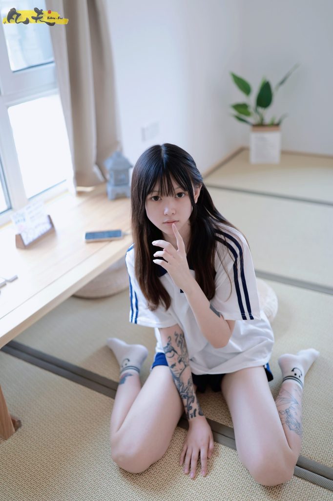 凡夫攝影 NO.0003 – 紋身美少女小恩原味棉襪裸足[208P/1V/2.39GB]插圖3