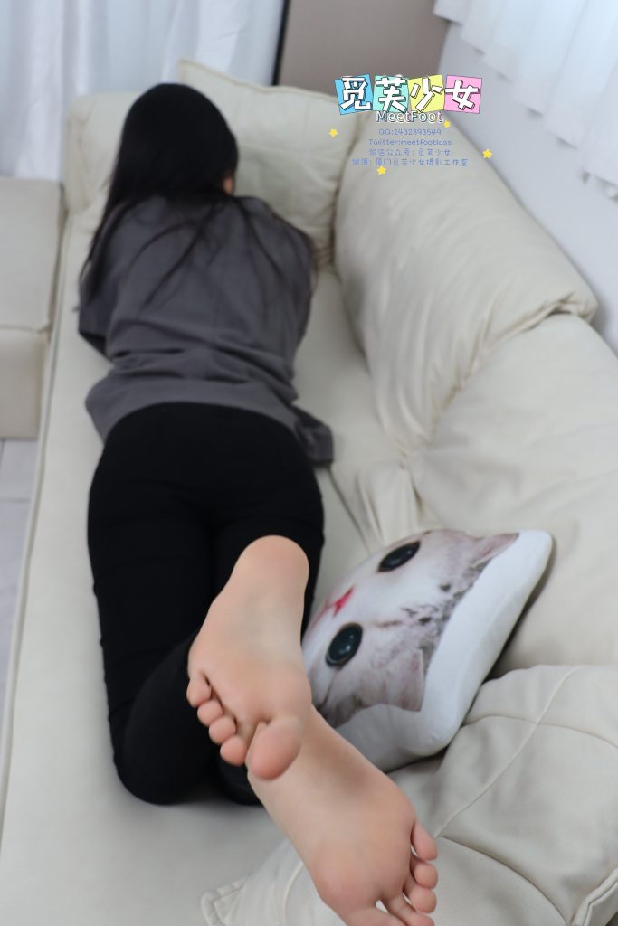 [覓芙少女]NO.030 Wendy 光終究會(huì)撒在你身上[173P/463MB]插圖3