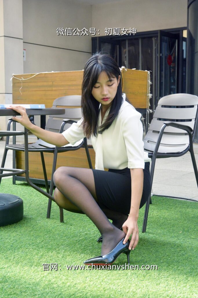 初夏女神 NO.085 點點 黑白正裝[140P/1V/5.48GB]插圖