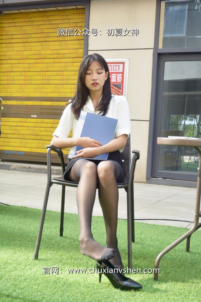 初夏女神 NO.085 點點 黑白正裝[140P/1V/5.48GB]插圖3