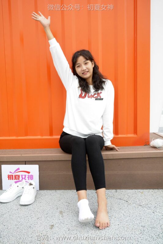 初夏女神 NO.092 點點 休閑衛(wèi)衣[150P/1V/5.26GB]-無料攝影圈