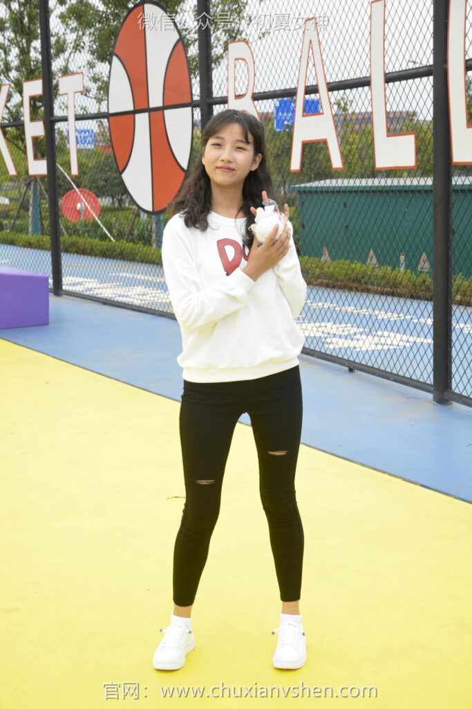 初夏女神 NO.092 點(diǎn)點(diǎn) 休閑衛(wèi)衣[150P/1V/5.26GB]插圖1