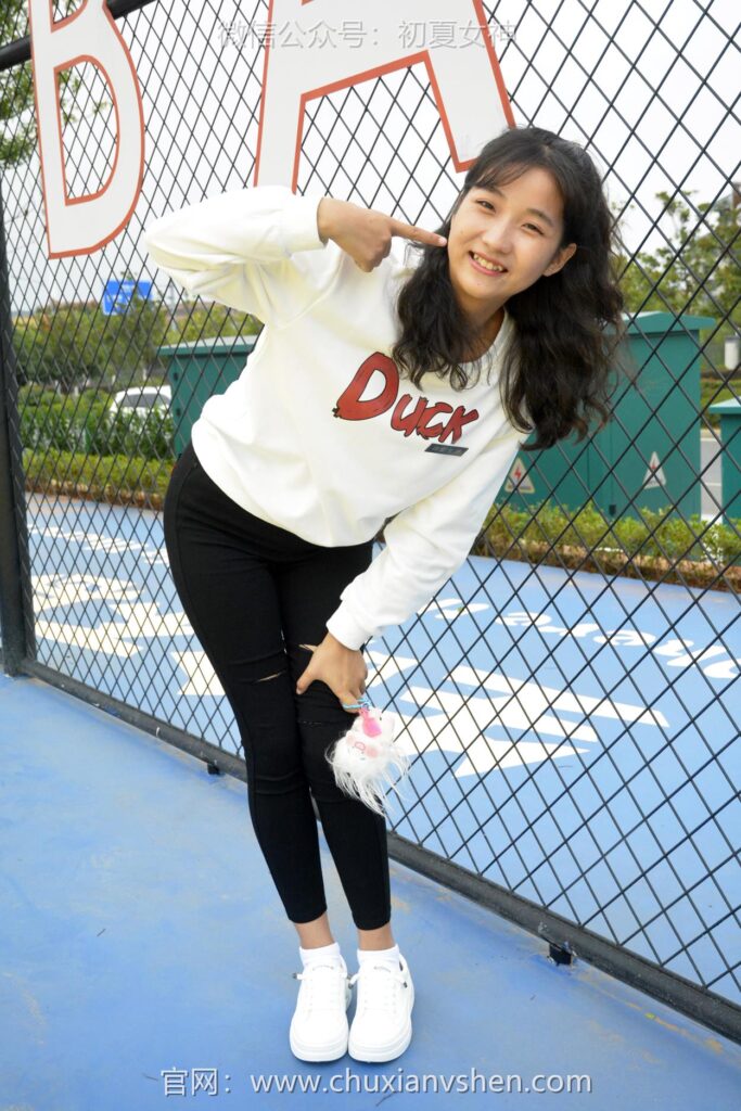 初夏女神 NO.092 點(diǎn)點(diǎn) 休閑衛(wèi)衣[150P/1V/5.26GB]插圖2